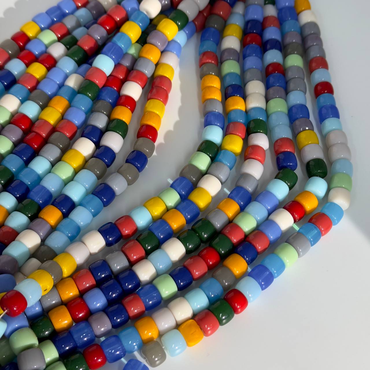 Бусины стеклянные размер 10*8мм цвет микс